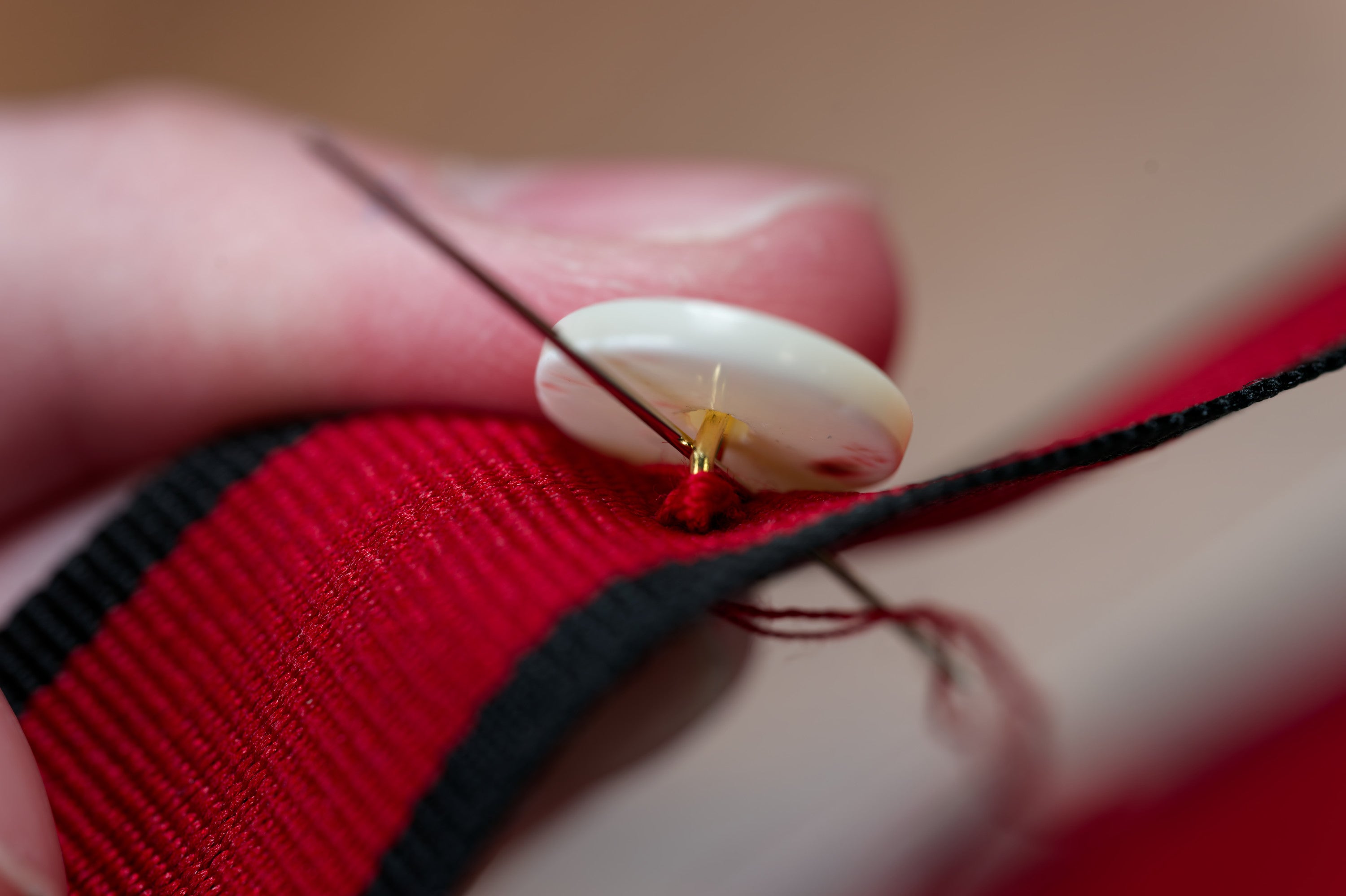 Pocket Sewing Thread Tin