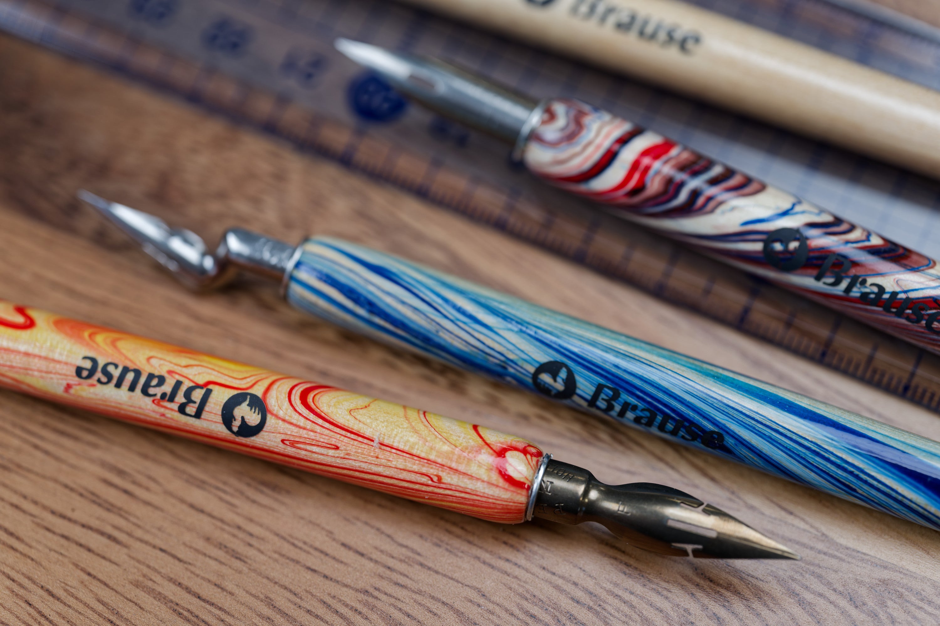 Marbled Wood Pen Holder (Random Pattern)