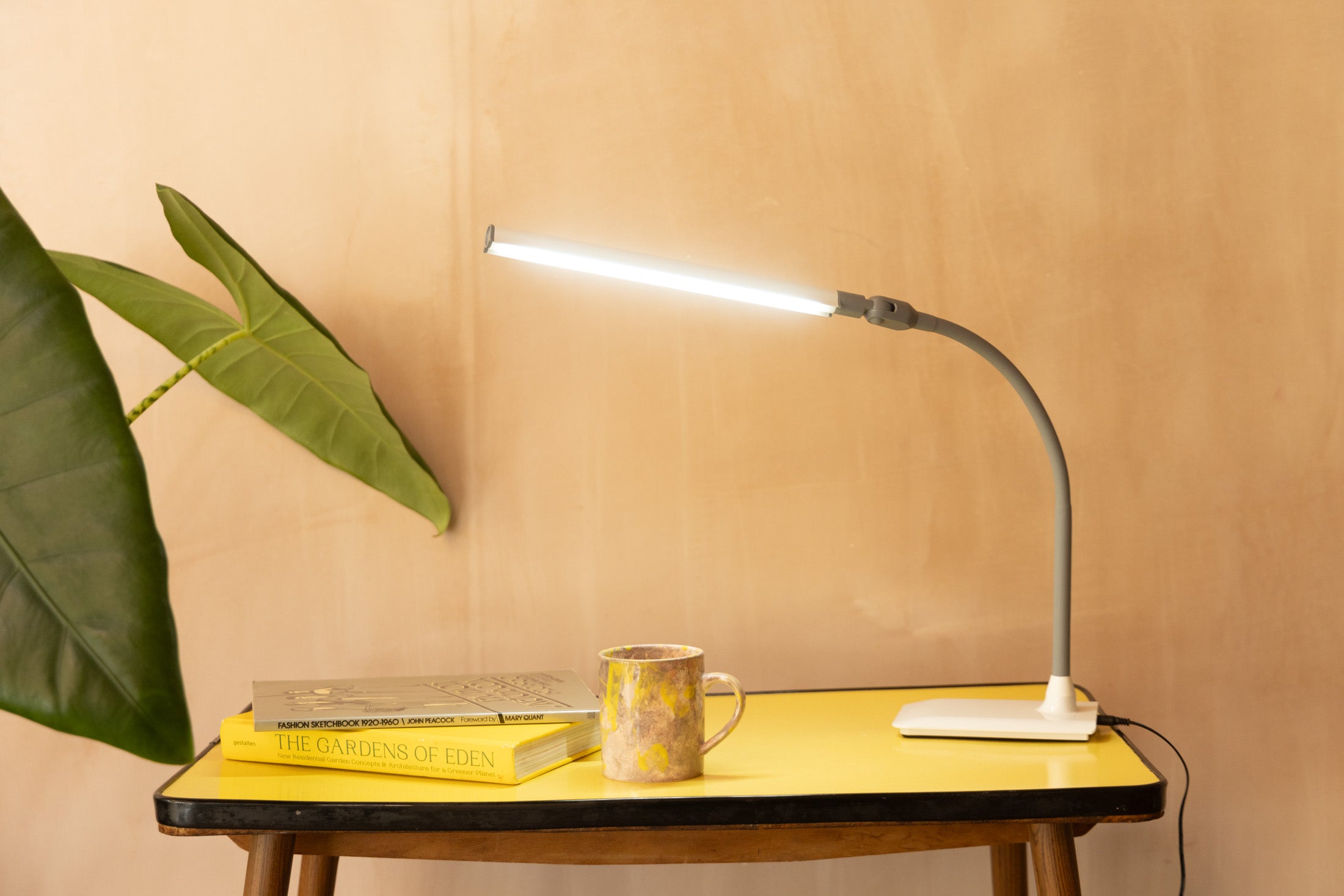 Daylight UnoPro Table Lamp