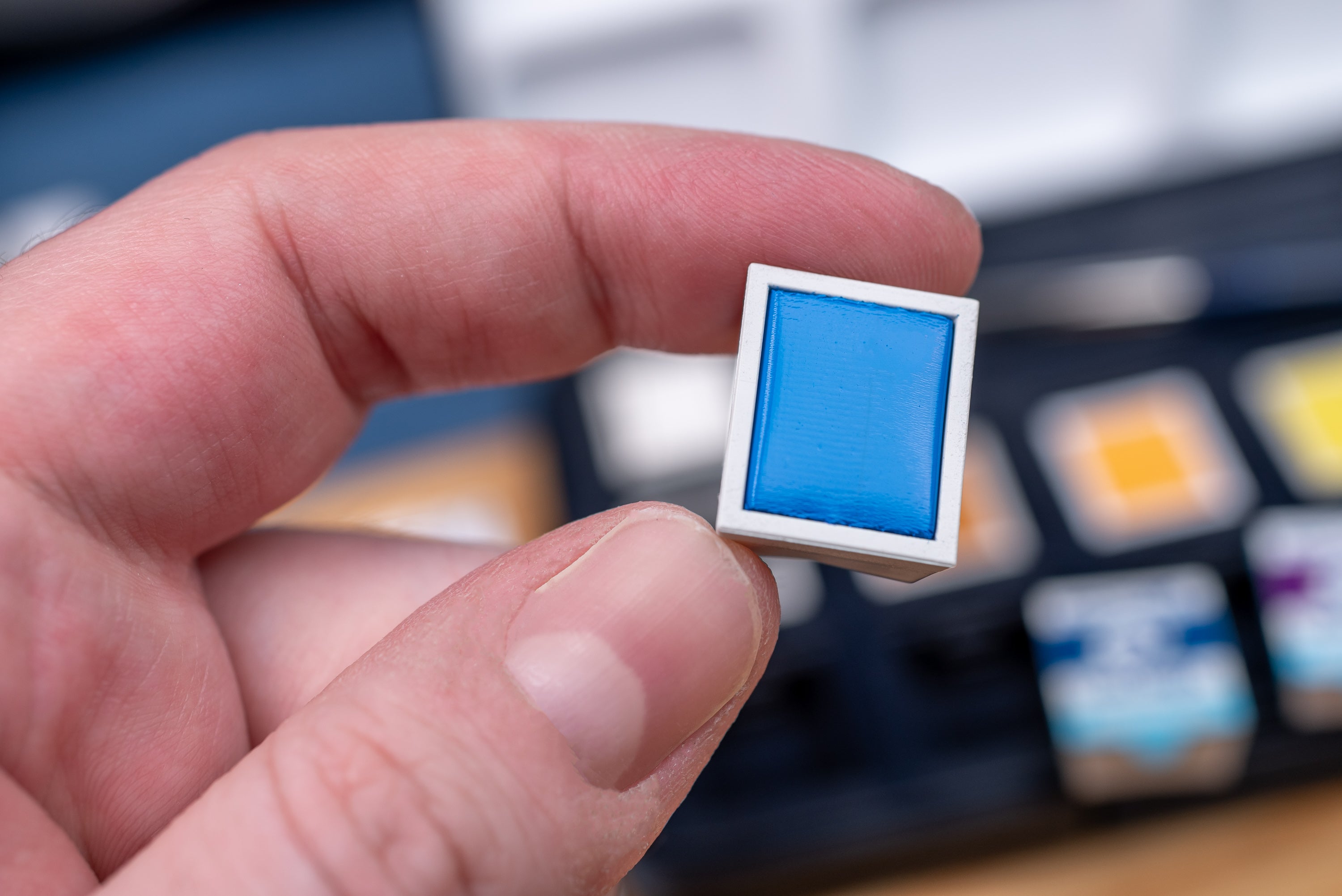 Van Gogh Empty Watercolor Box, 12 Slots + Travel Brush (White)