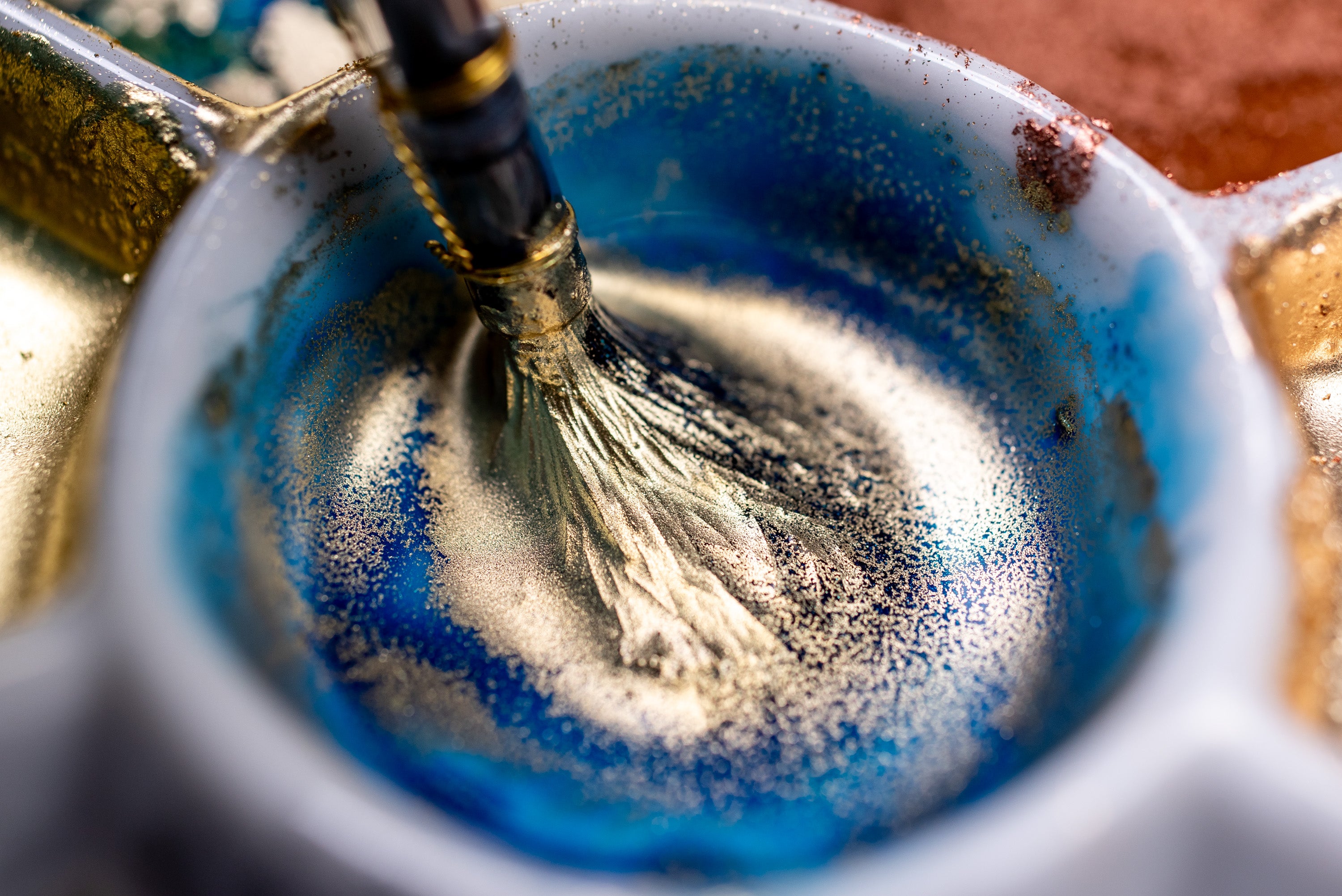 Aqua Bronze, #811 Rich Gold