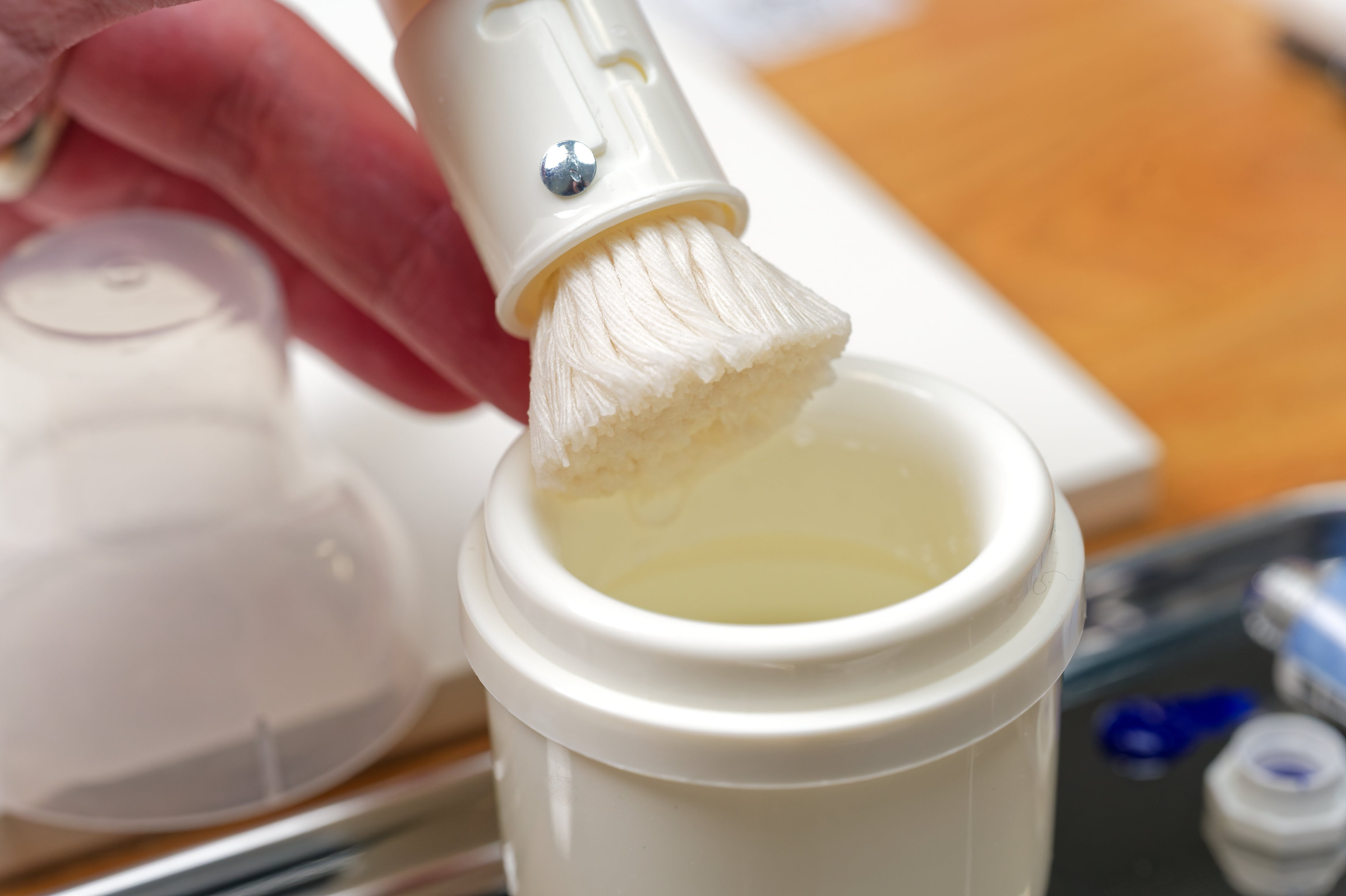 Cotton Brush with Reservoir