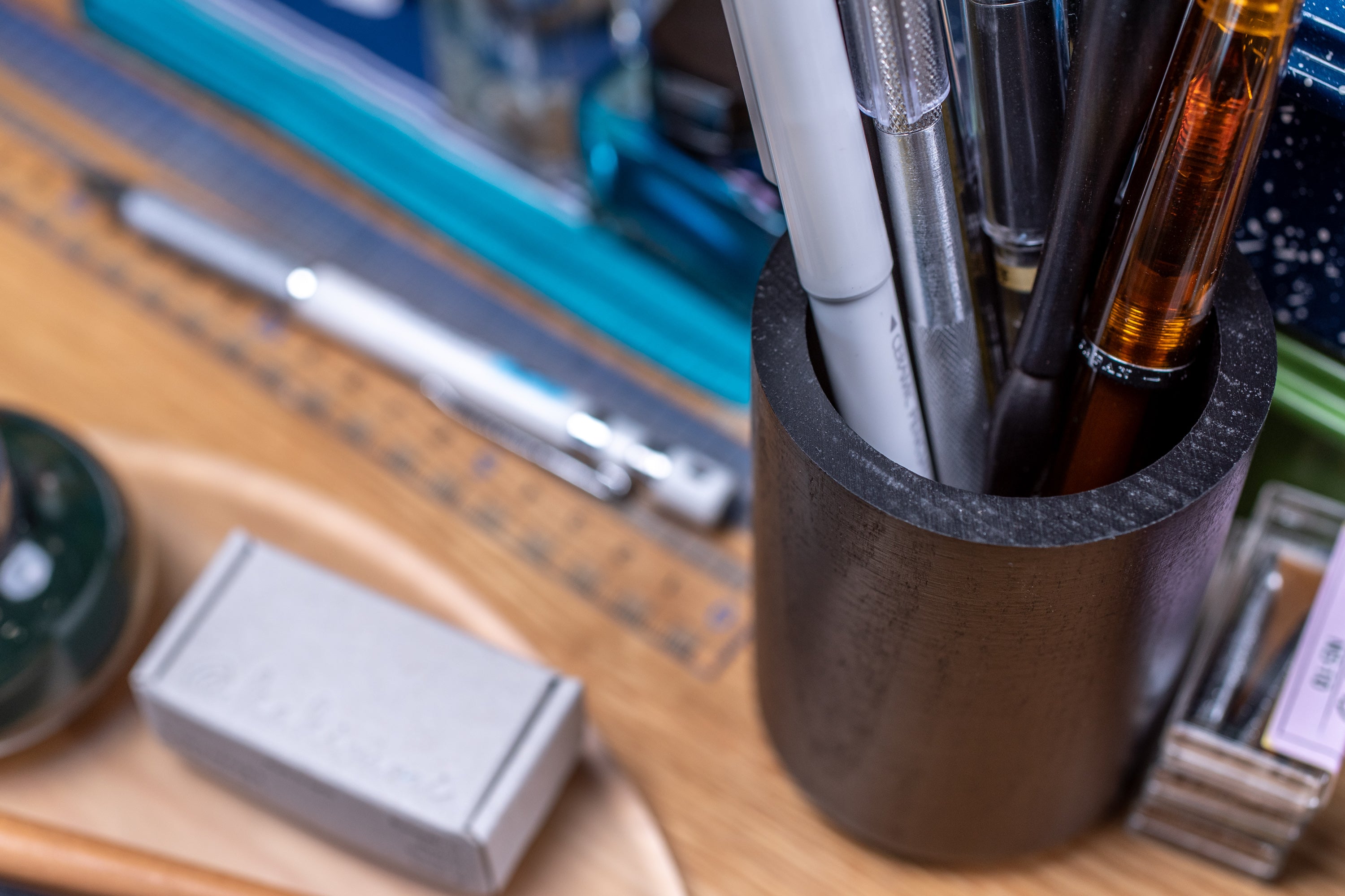 "Potbelly" Natural Wood Pen Cup