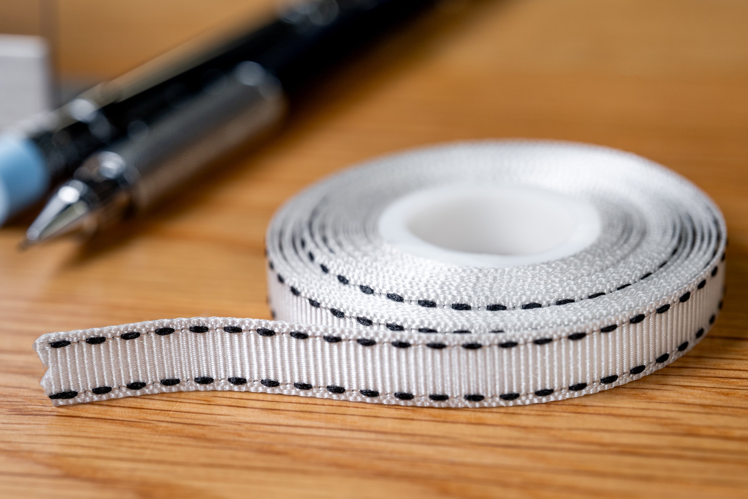 Thin Grosgrain Ribbon with Edge Stitches, White/Black