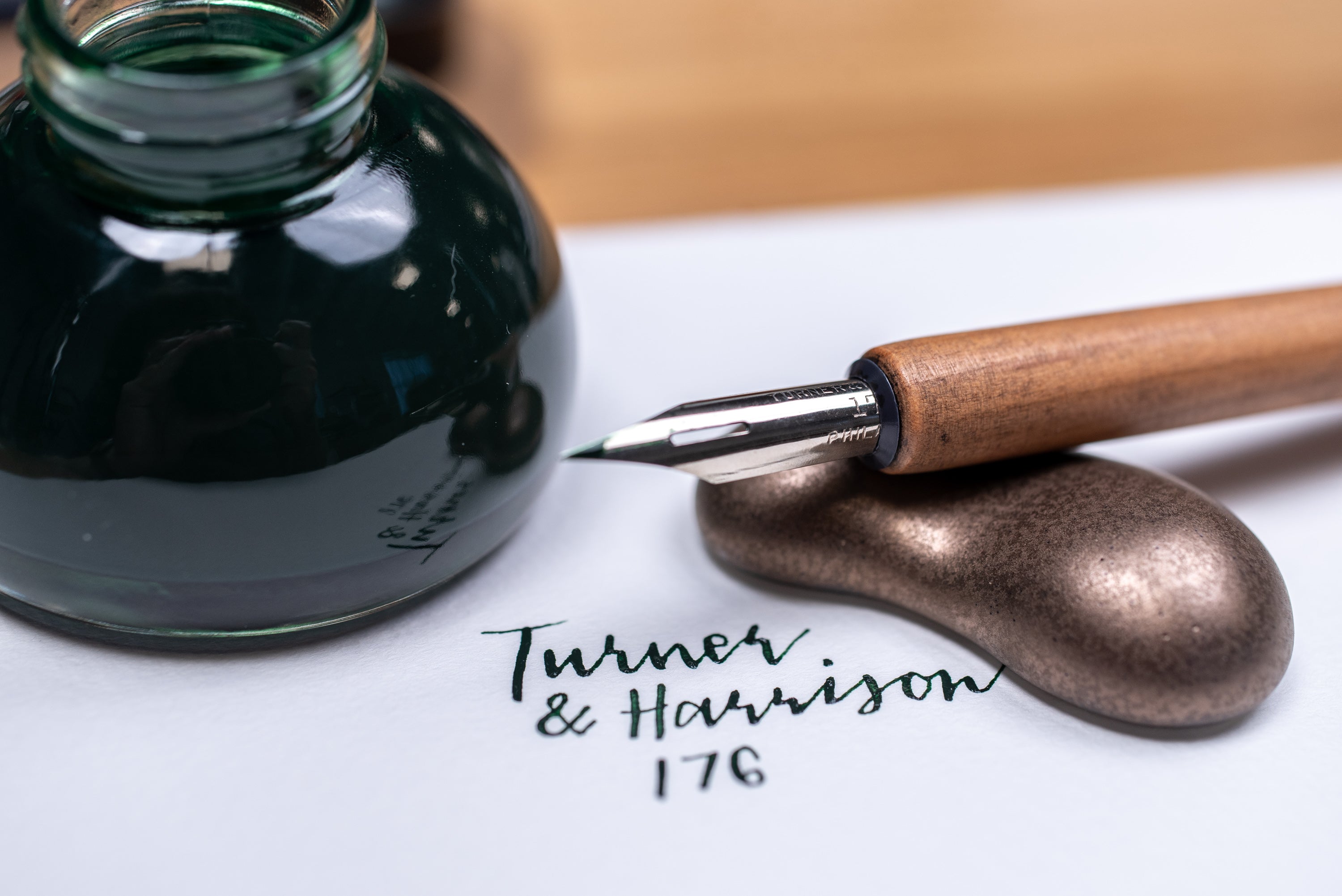 Hasami Pen Rest, Kindei (Reactive Gold)