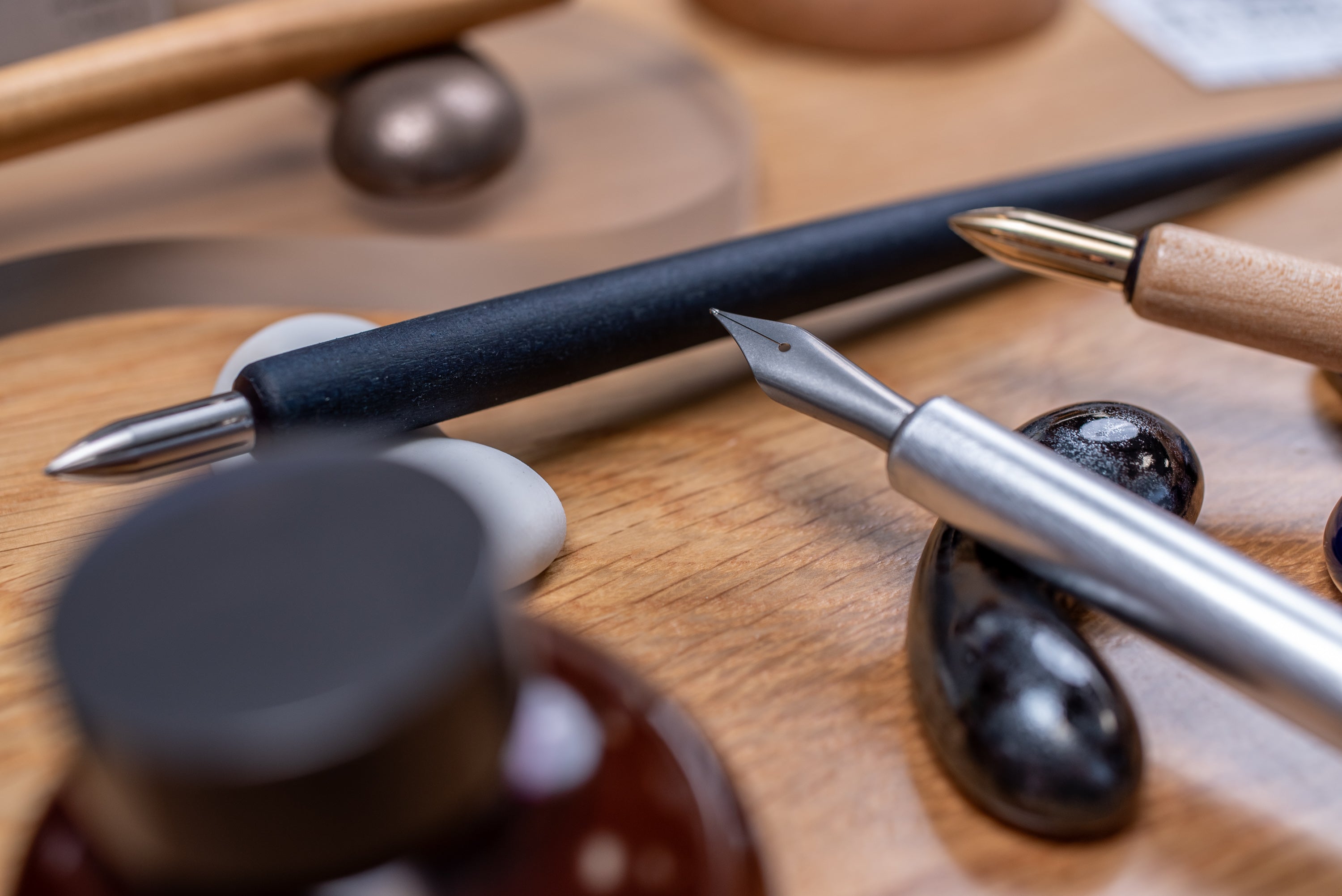 Hasami Pen Rest, Yuteki (Reactive Black)