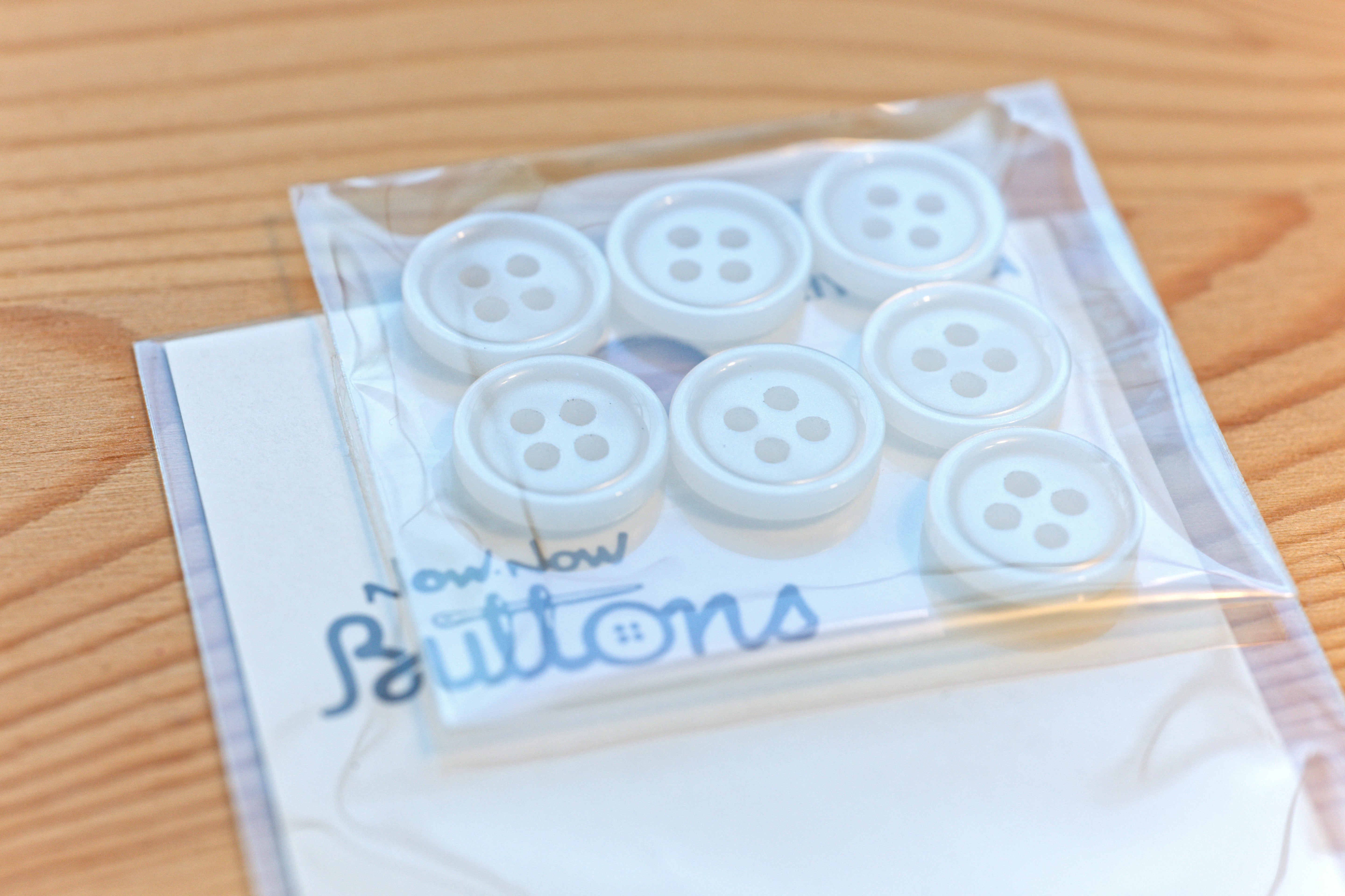 Now Now Buttons, Pearl White