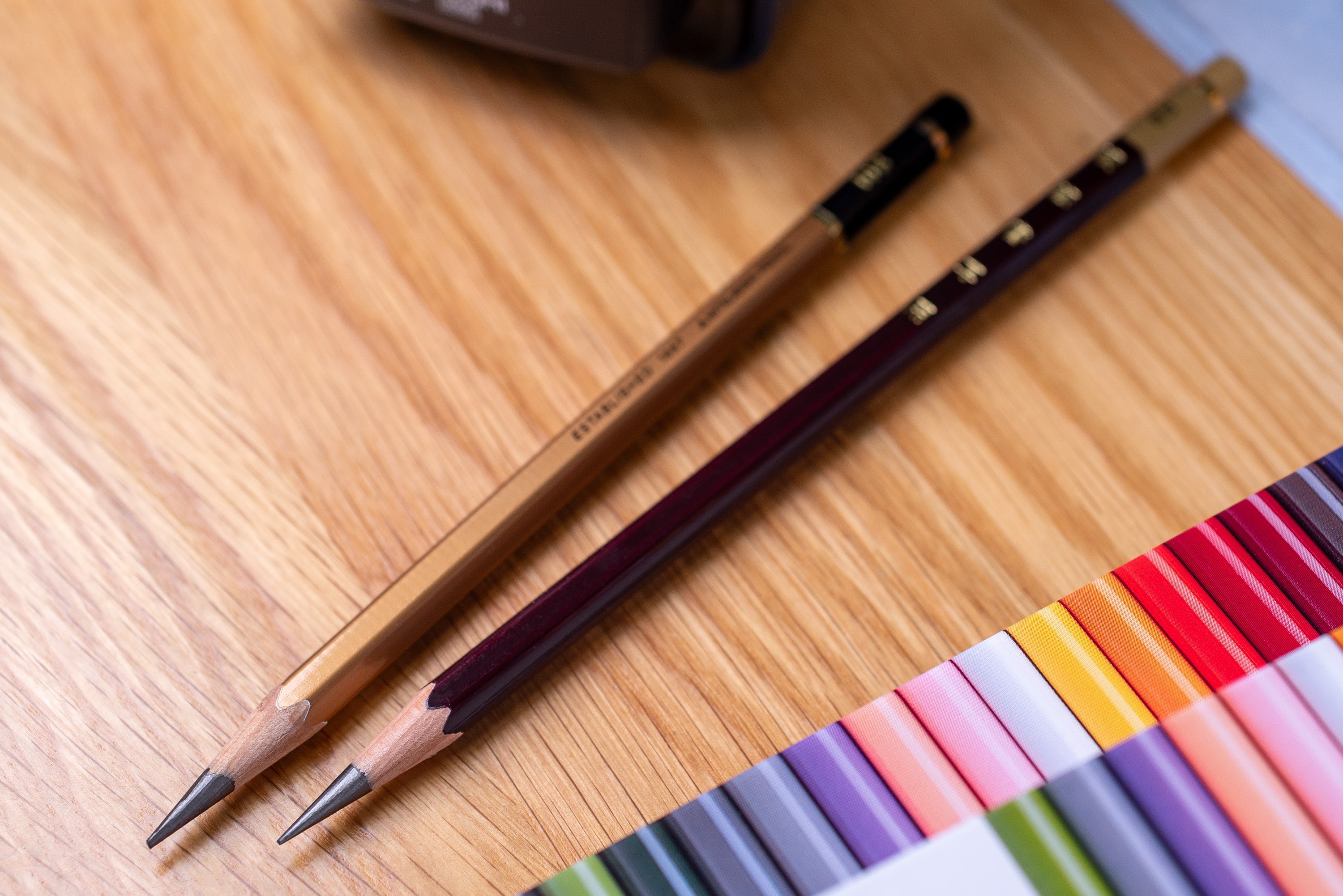 Hi-Uni "Super DX" Pencil, 8B