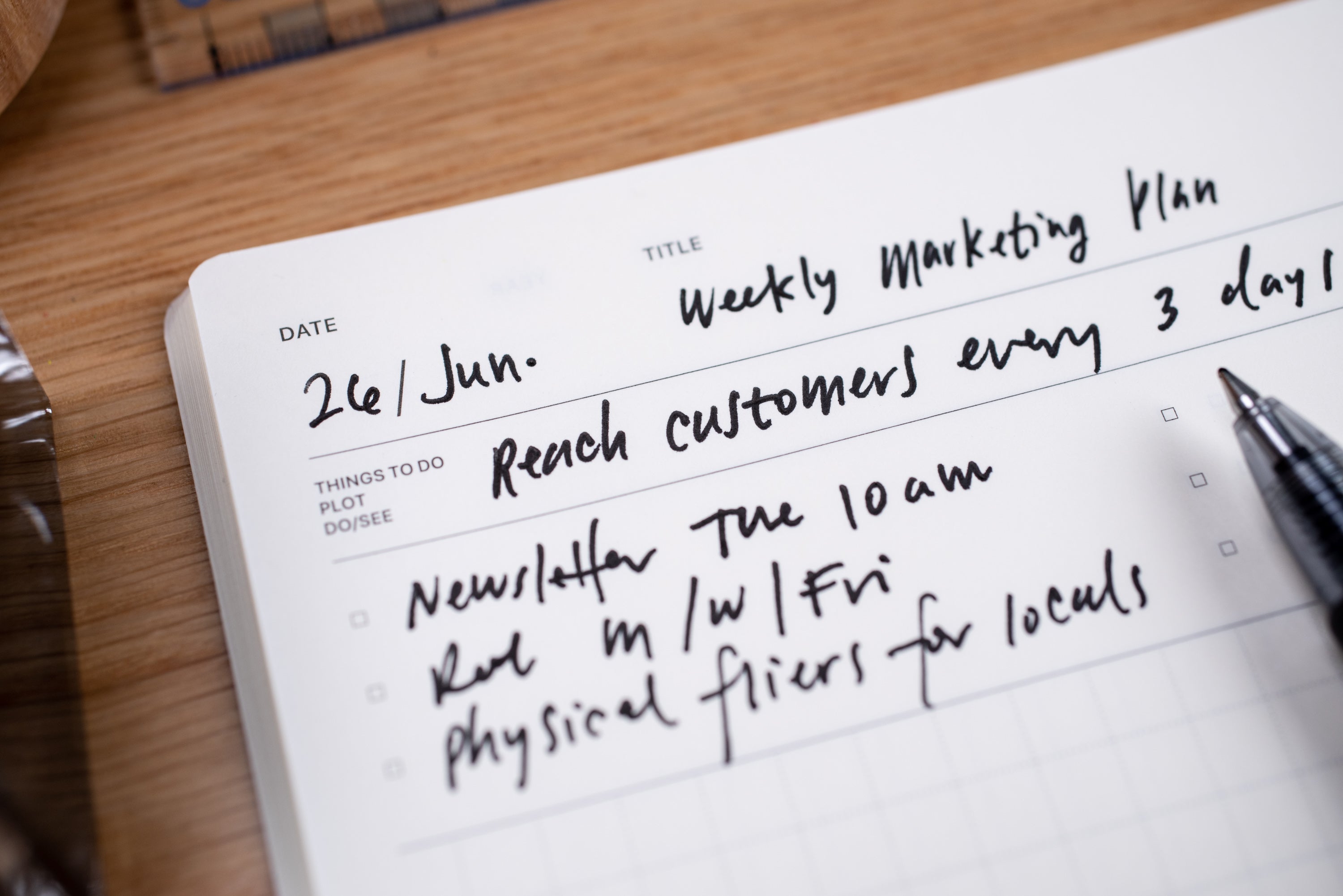 Laconic Style Notebook: Daily