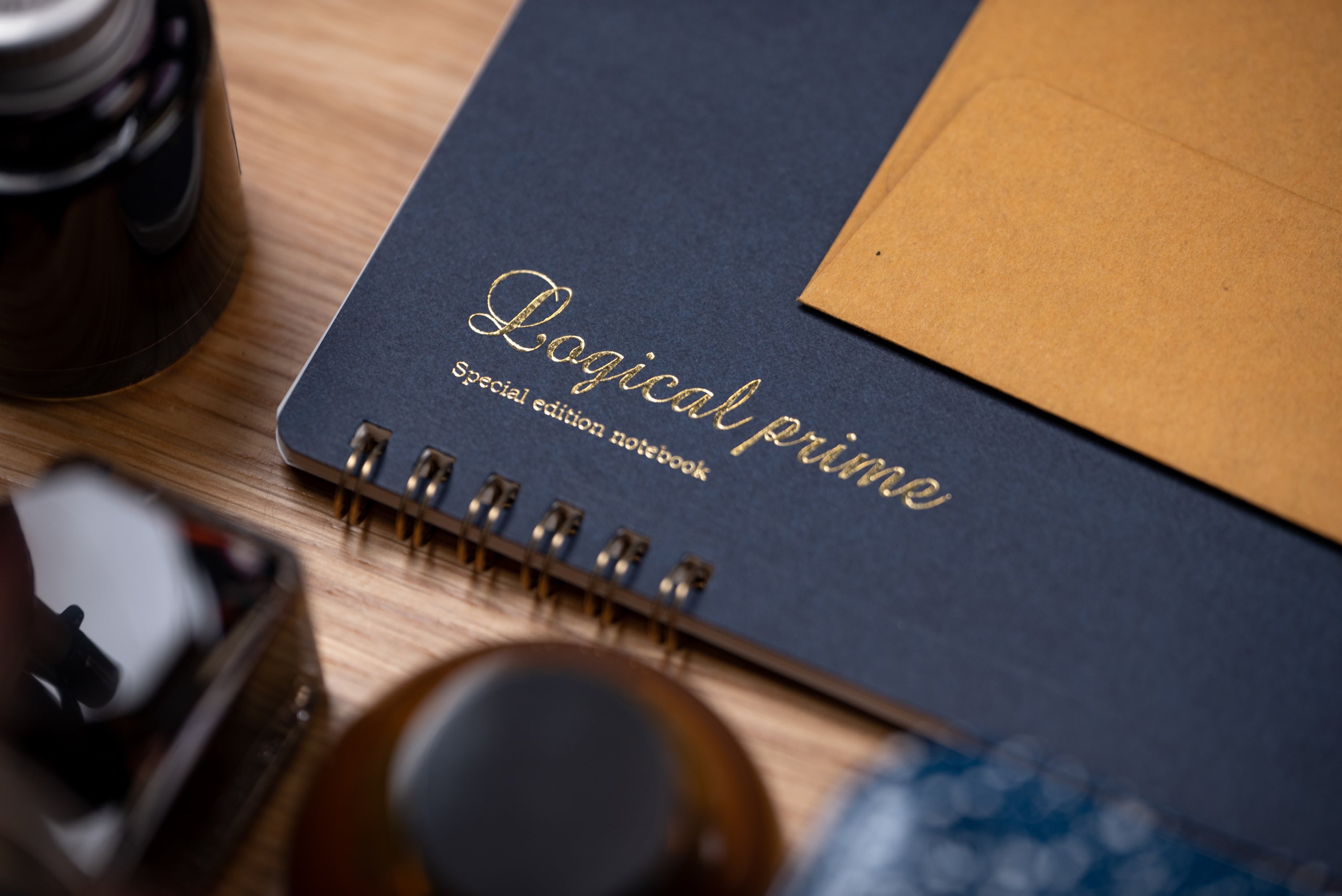 Logical Prime Split-Ring Notebook, Chocolate/Dot Grid