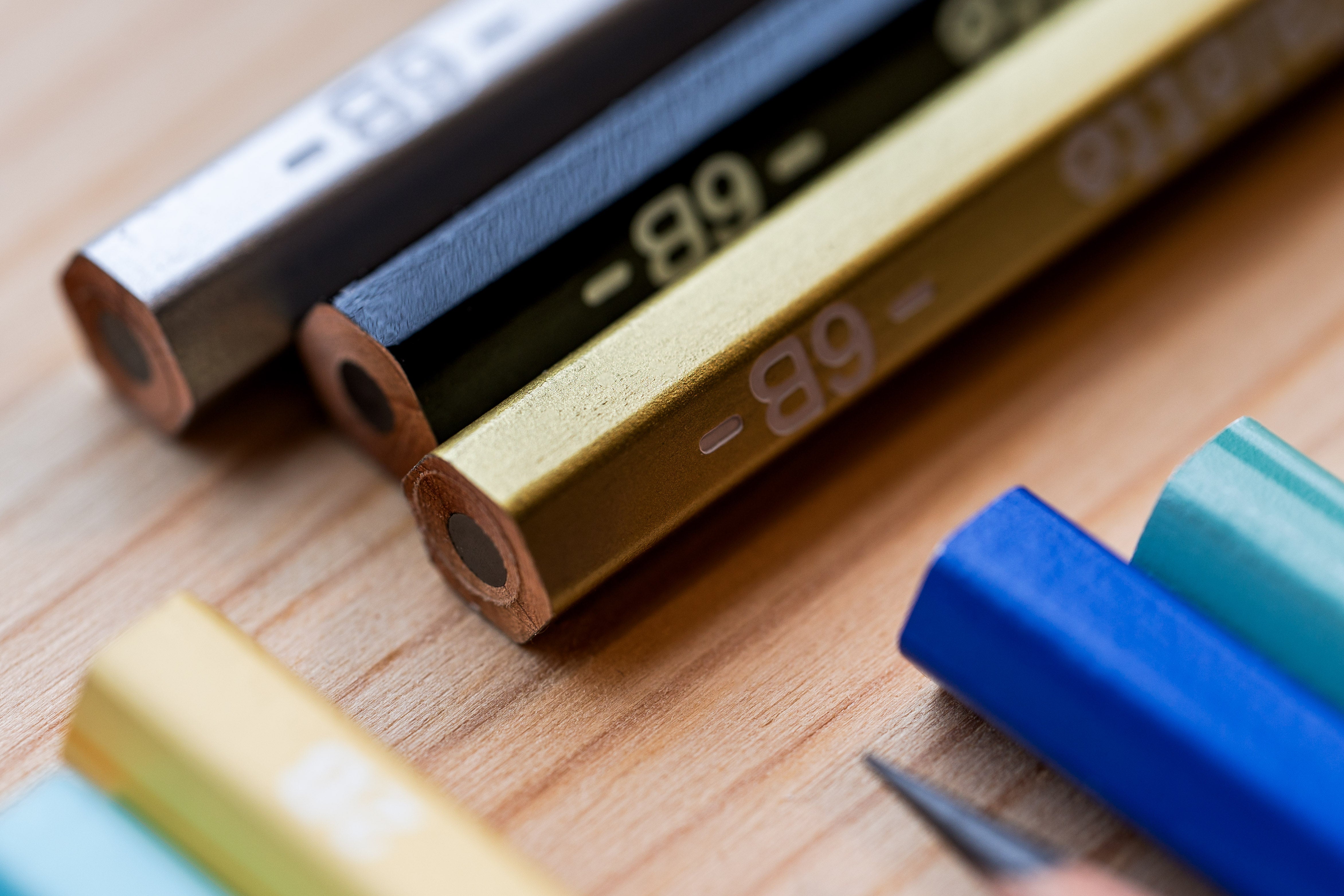 Uni Palette Pencils, 6B, Box of 12 (Gold/Silver/Black)