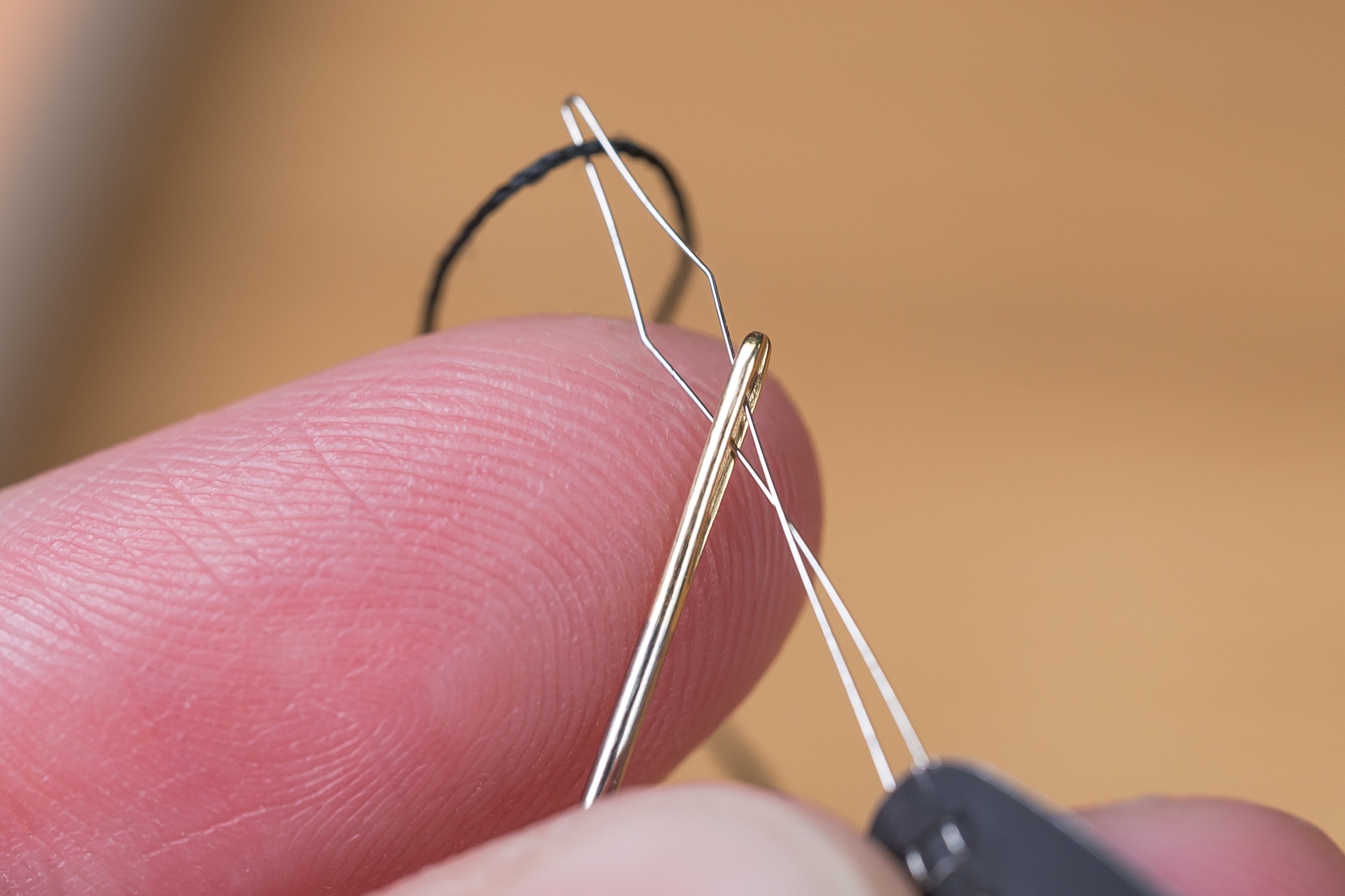 Super-Slim Needle Threader