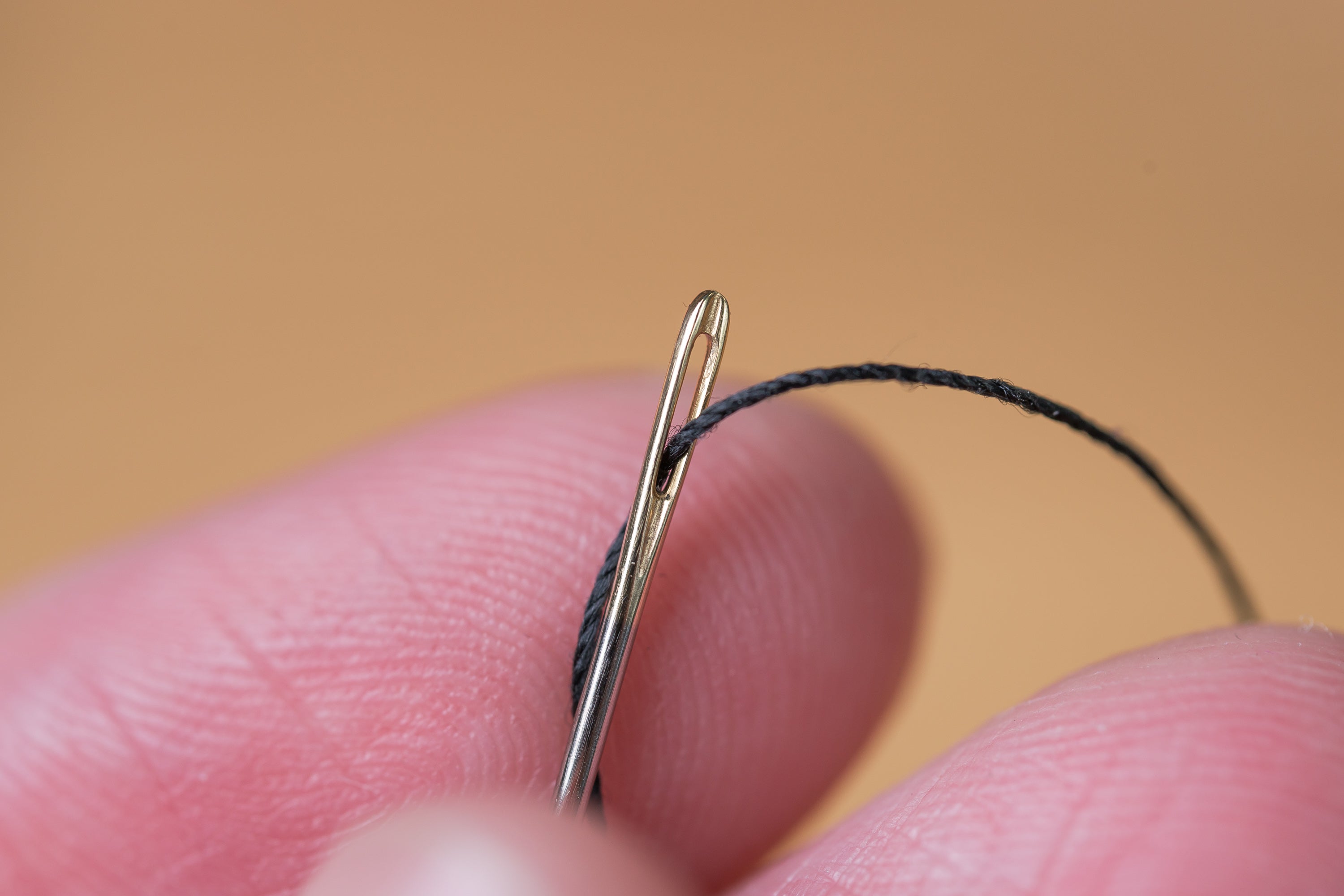 Super-Slim Needle Threader