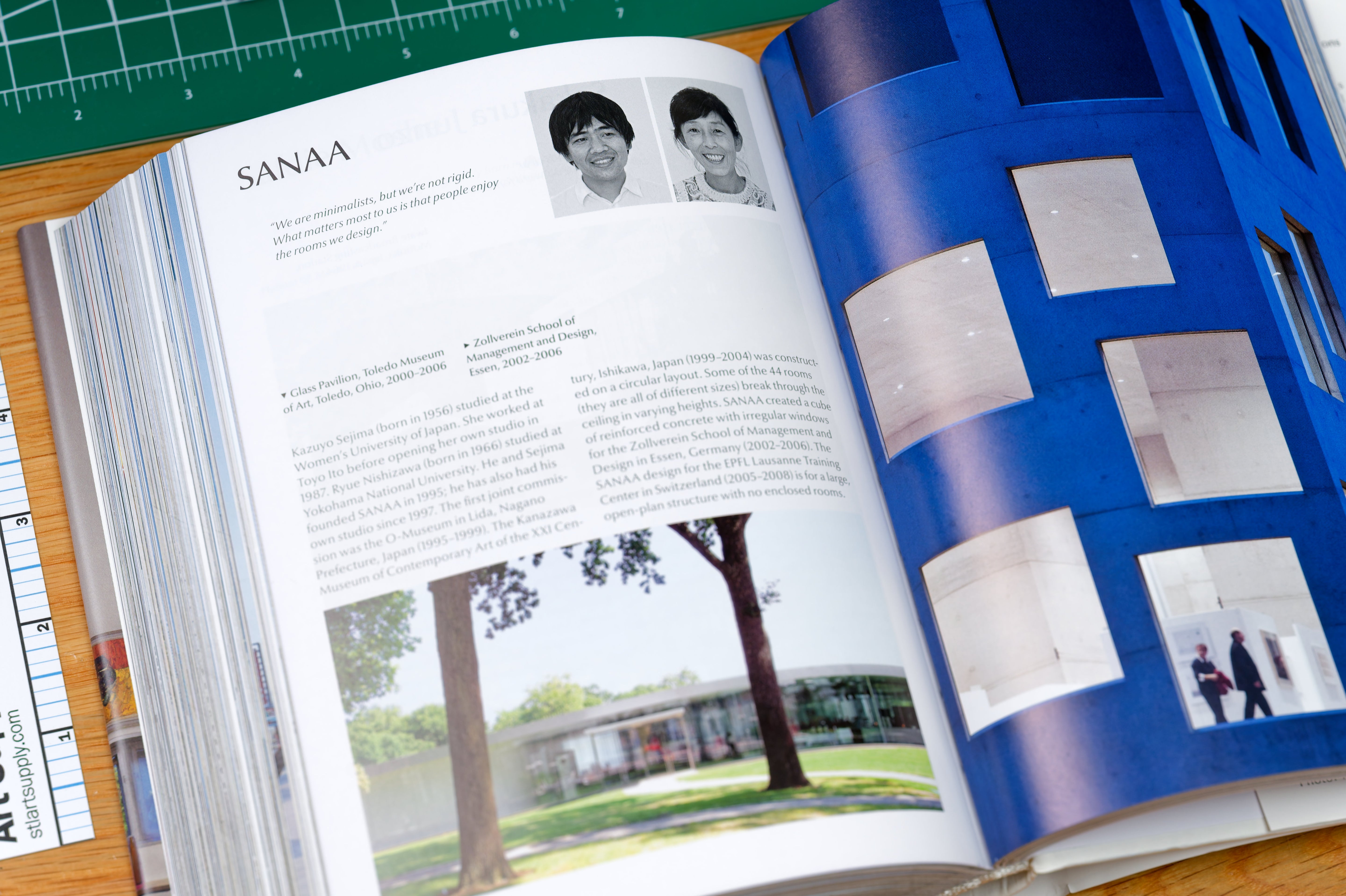 Modern Architecture A-Z (Bibliotheca Universalis)