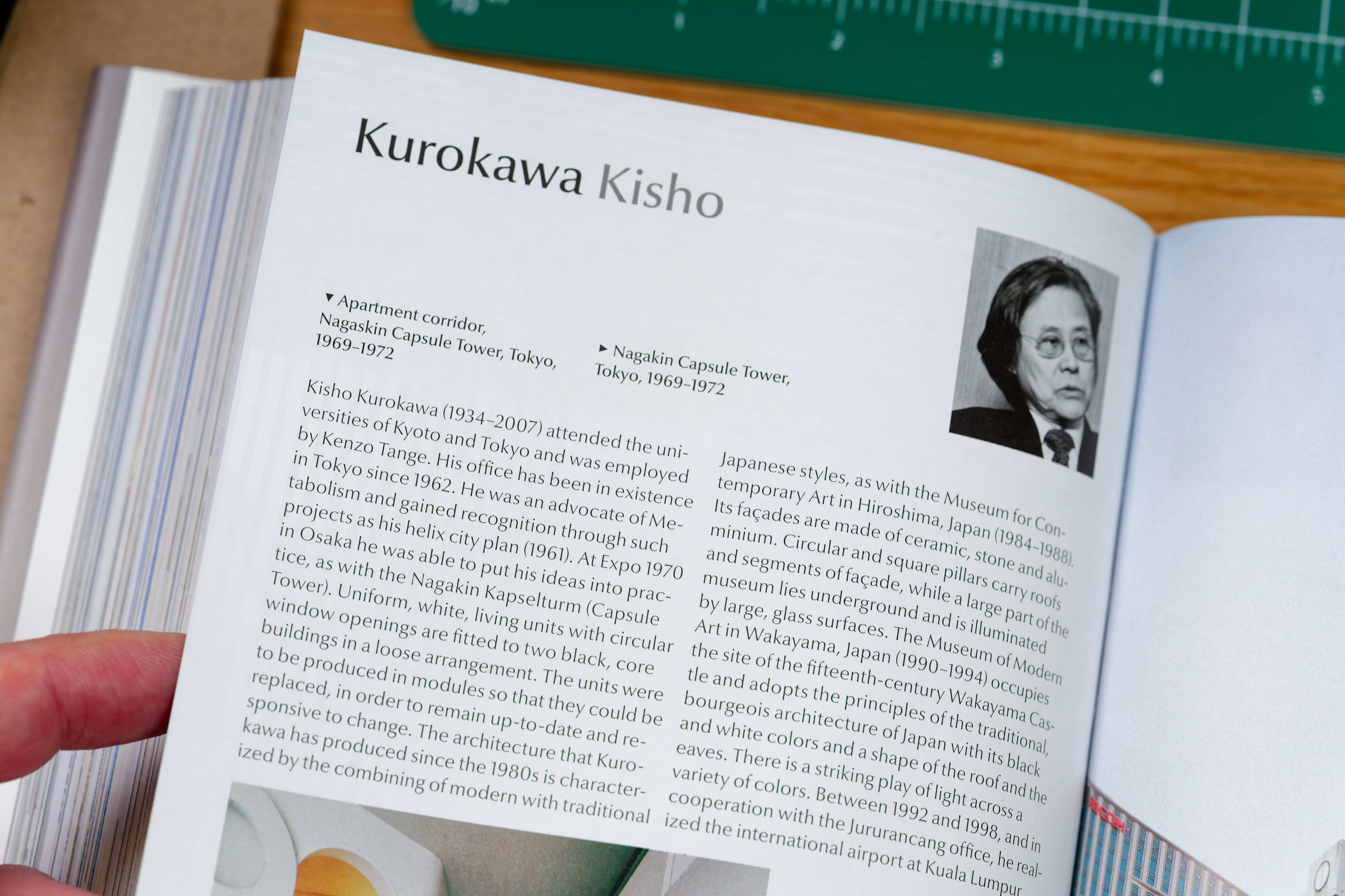 Modern Architecture A-Z (Bibliotheca Universalis)