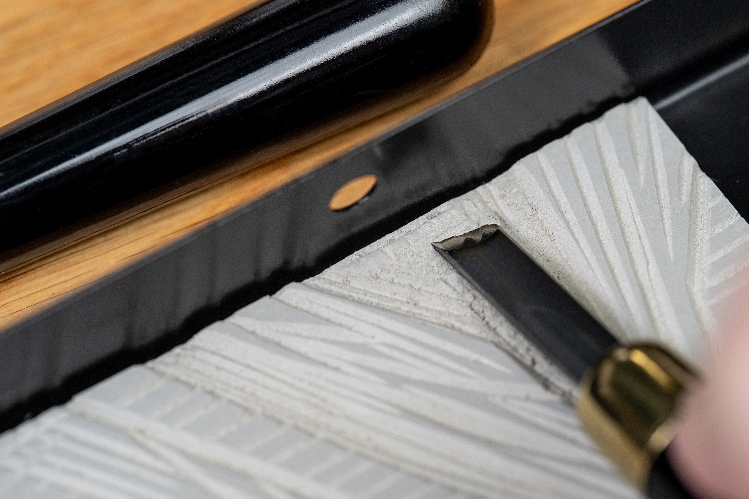 RGM Linoleum Chisel, #302 (Medium V)