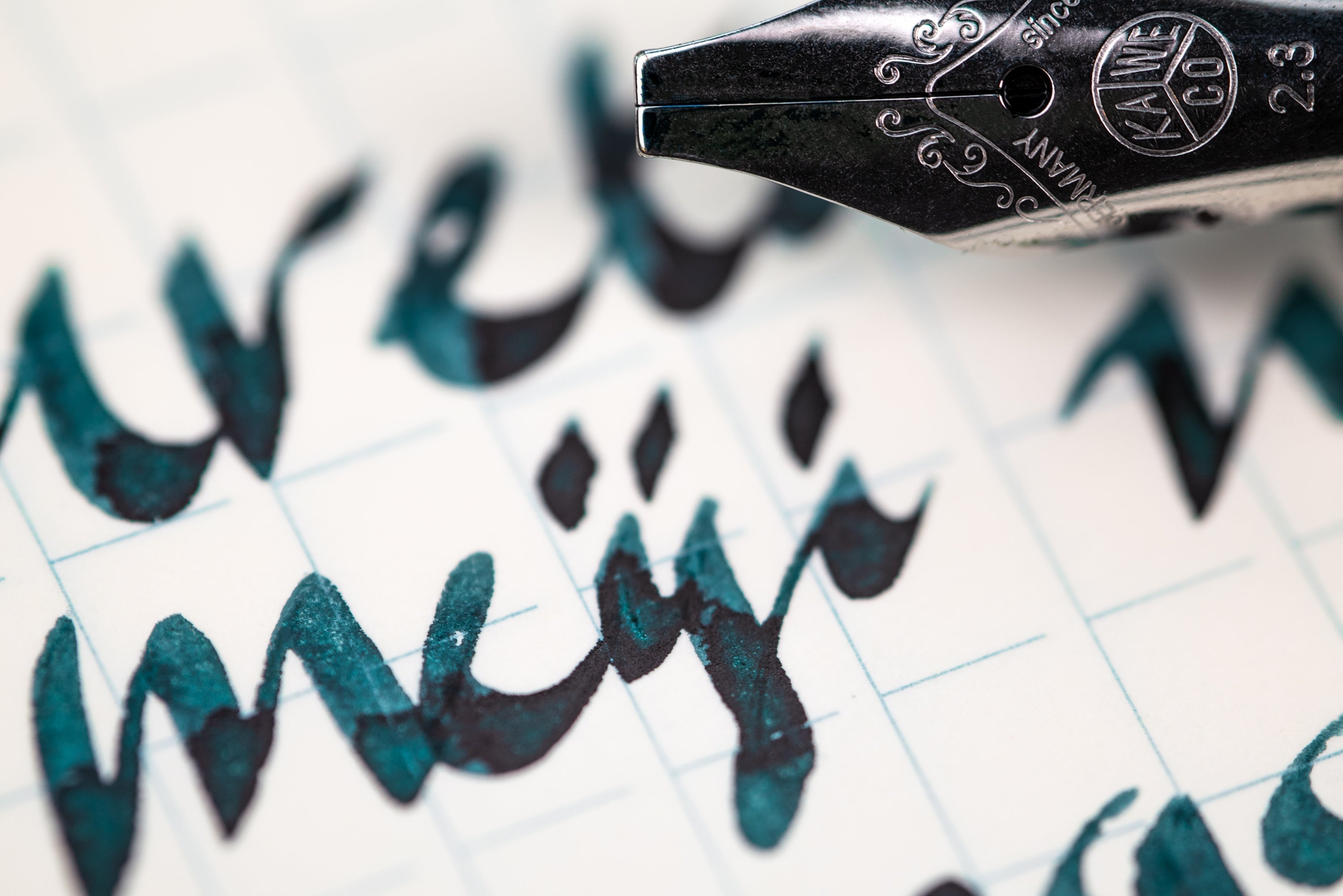 Kuretake - ink-café Meiji no Iro Fountain Pen Ink, #535 Kujakuryoku - St. Louis Art Supply