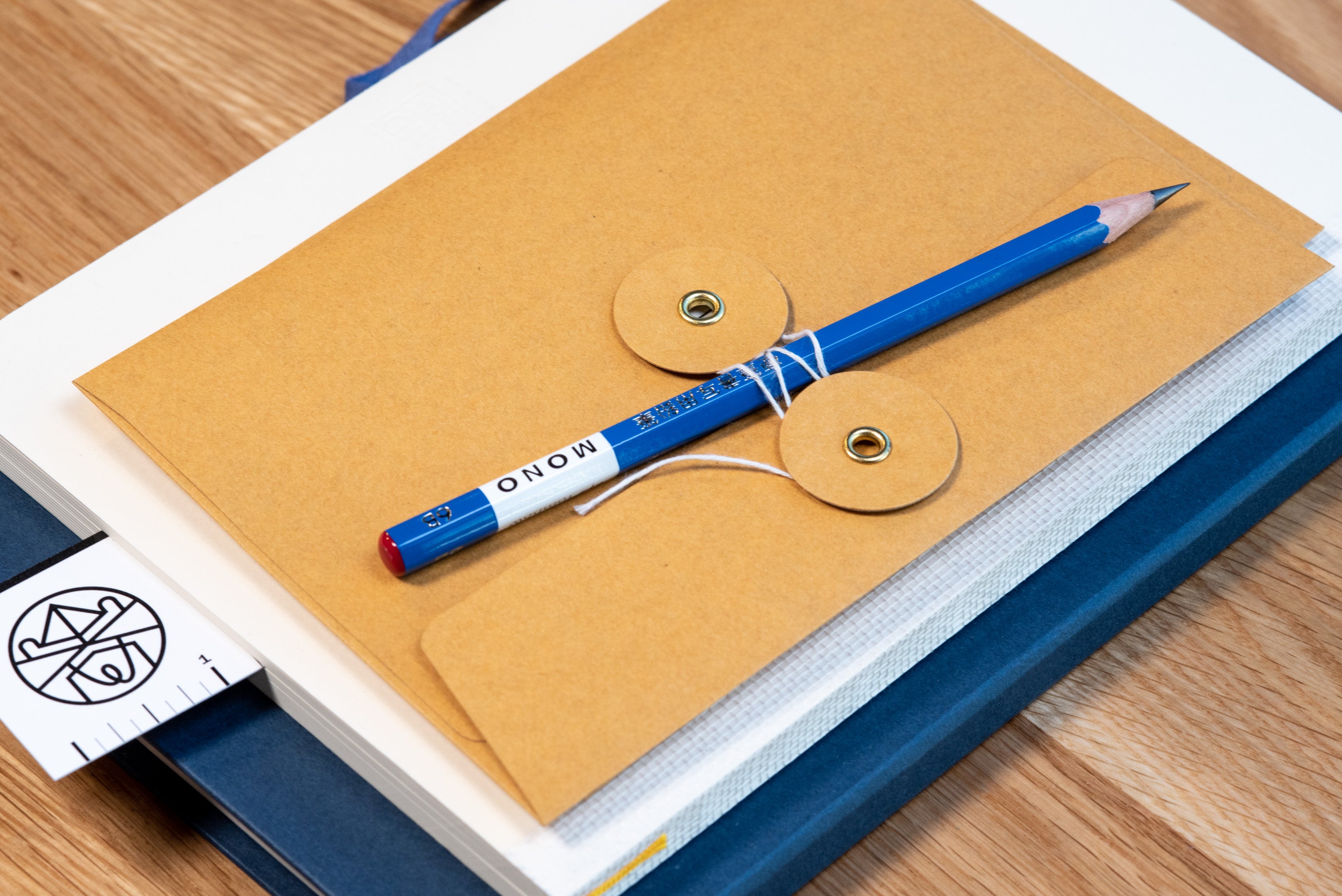 Traveler's Company - Kraft Envelopes, Medium - St. Louis Art Supply