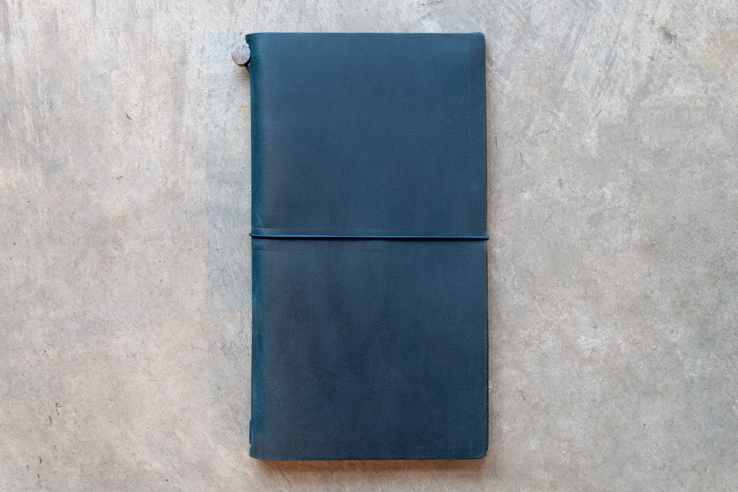 Traveler's Notebook Starter Set, Regular Size, Blue - St. Louis Art Supply