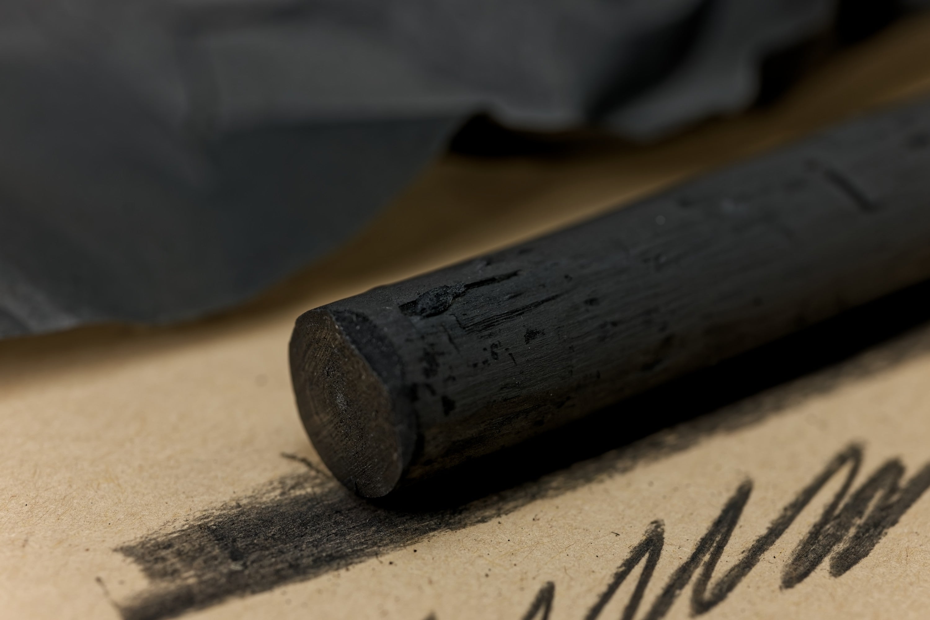 Willow Charcoal, Four Extra-Thick Sticks (⌀12-14 mm)