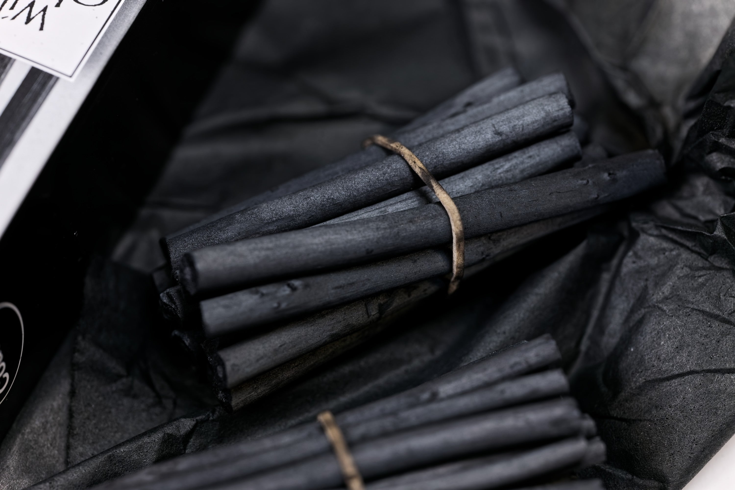 Willow Charcoal, 30 Assorted Short Sticks