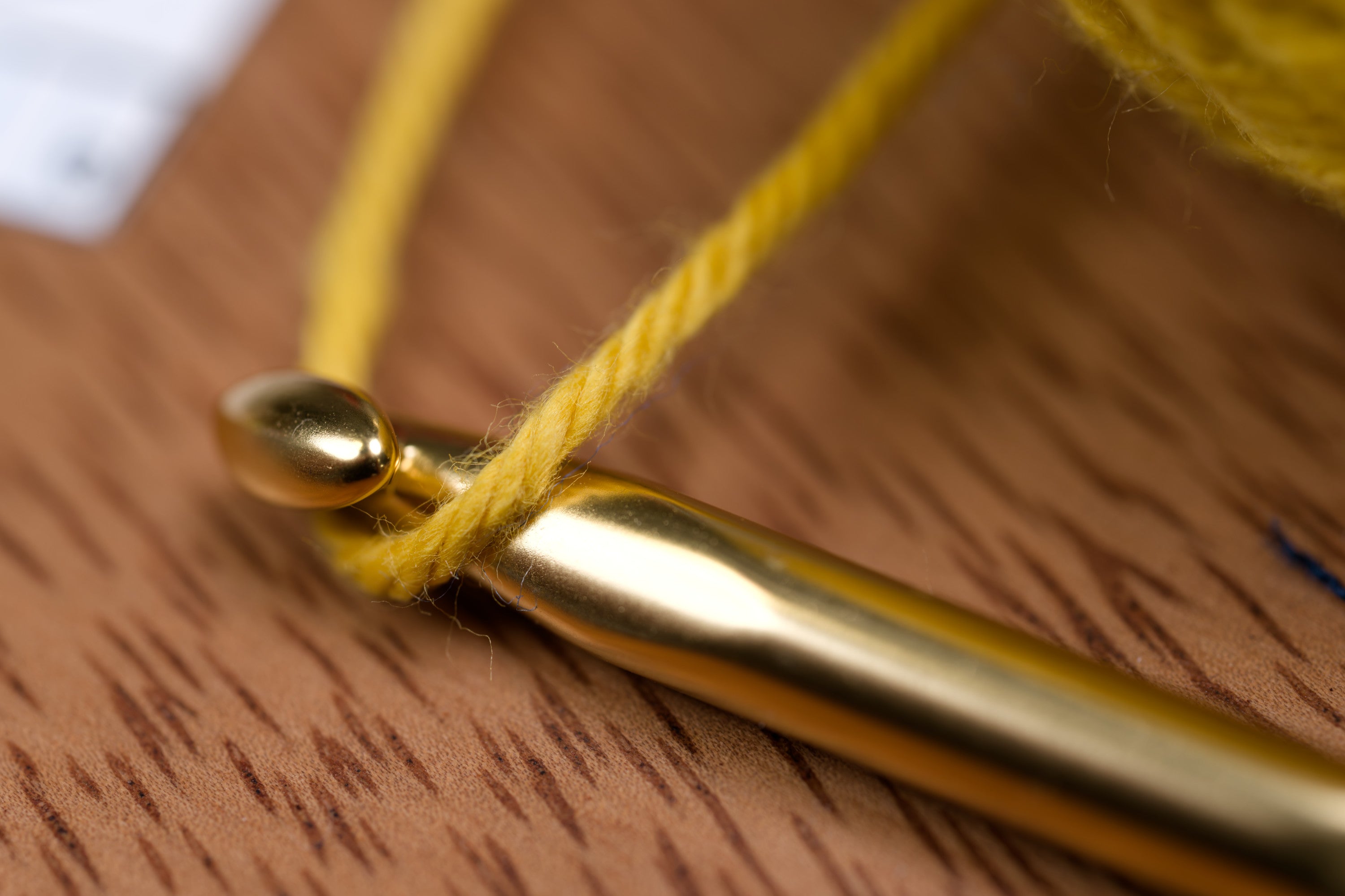 Double-Ended Crochet Hook, Glossy Gold – St. Louis Art Supply