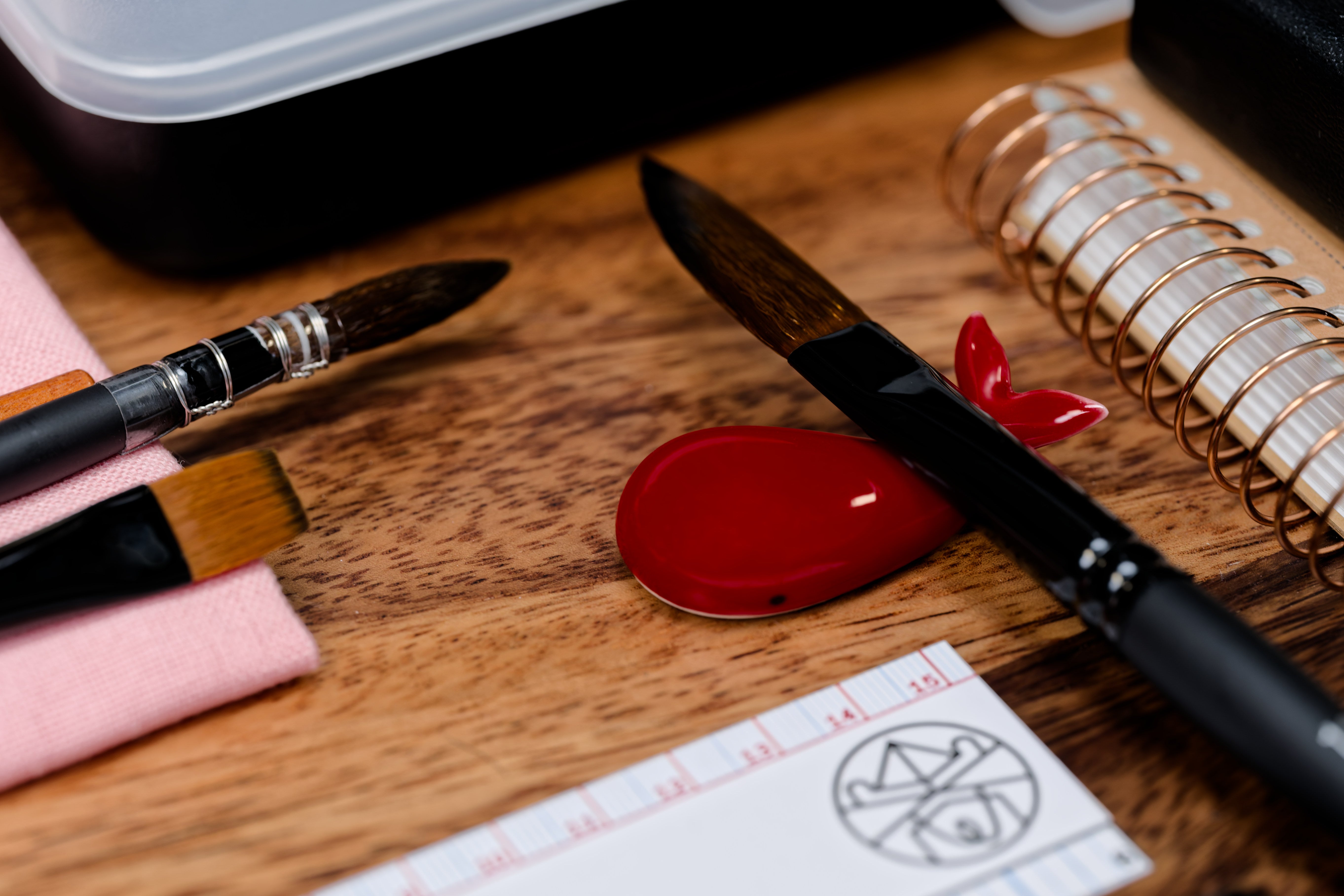 Porcelain Whale Brush Rest, White