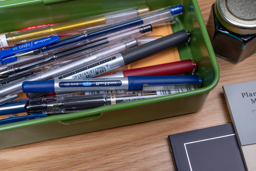 Uni-ball Rollerball Eye Broad UB-150E-10 vloeibare inkt, blauw, 1,0 mm, doos, 12 stuks Uni-ball Rollerball Eye Broad UB-150E-10 vloeibare inkt, blauw, 1,0 mm, doos, 12 stuks