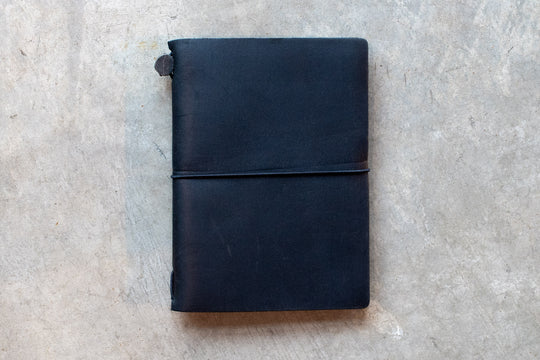 Traveler's Notebook Starter Set, Passport Size, Black - St. Louis Art Supply