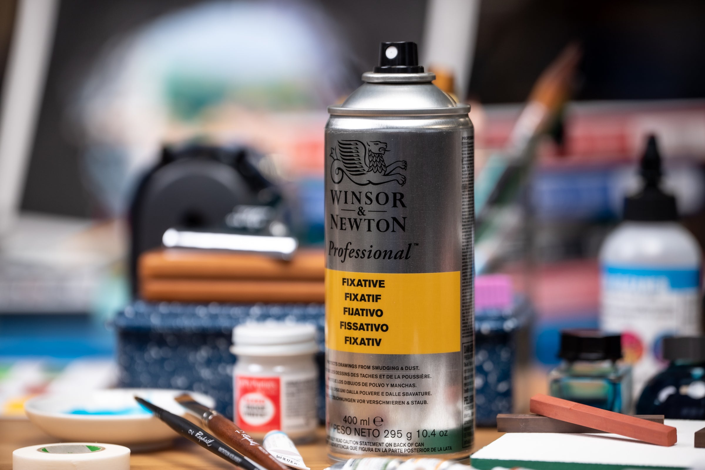 Fixative Winsor&Newton spray for drawing Charkov art and craft